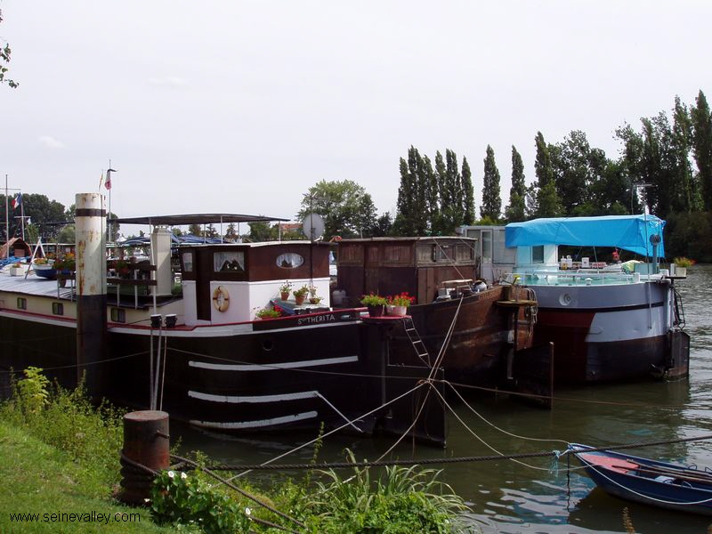 seinevalley_france_visit_conflans_barge_riverboat_pniche